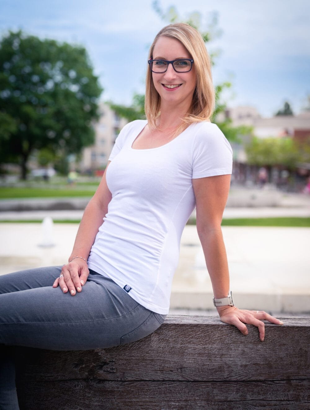 Dámske tričko UniFit krátky rukáv - Biele - Image 3